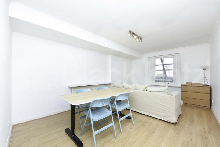 Flooded with natural light & offering 582 Sq.Ft of living entertaining space Clapham Road , Stockwell